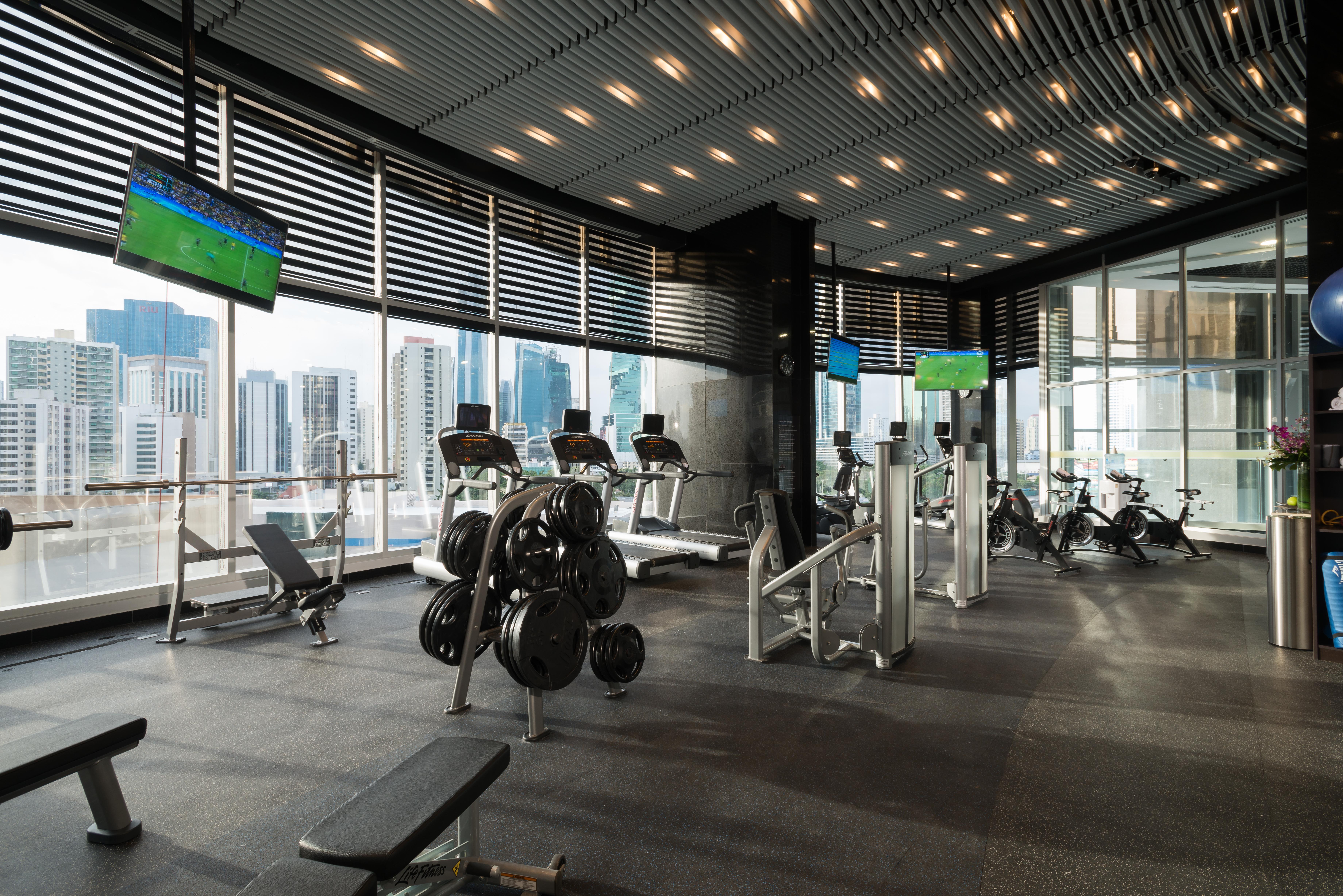 Hotel Las Americas Golden Tower Panama Dış mekan fotoğraf The gym at the 101 Tower