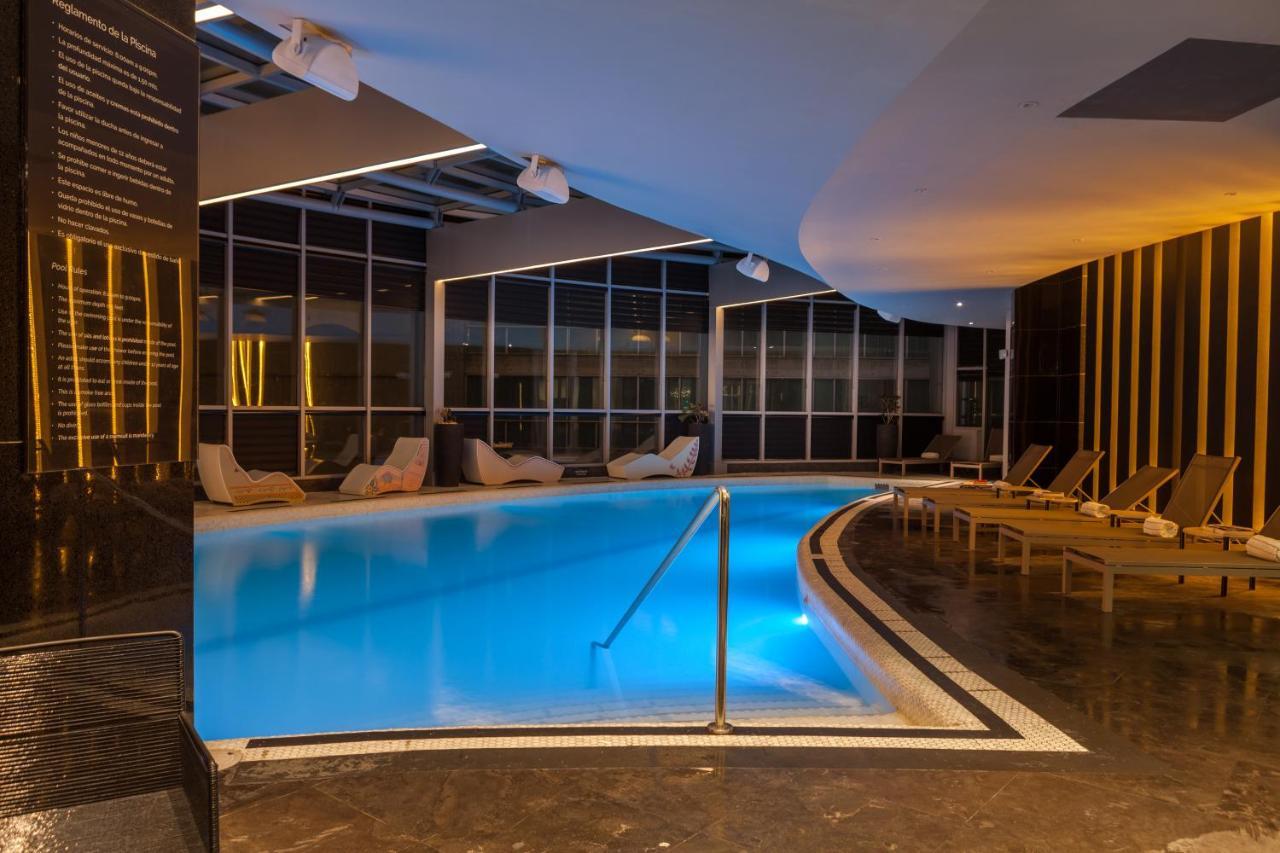 Hotel Las Americas Golden Tower Panama Dış mekan fotoğraf Indoor pool